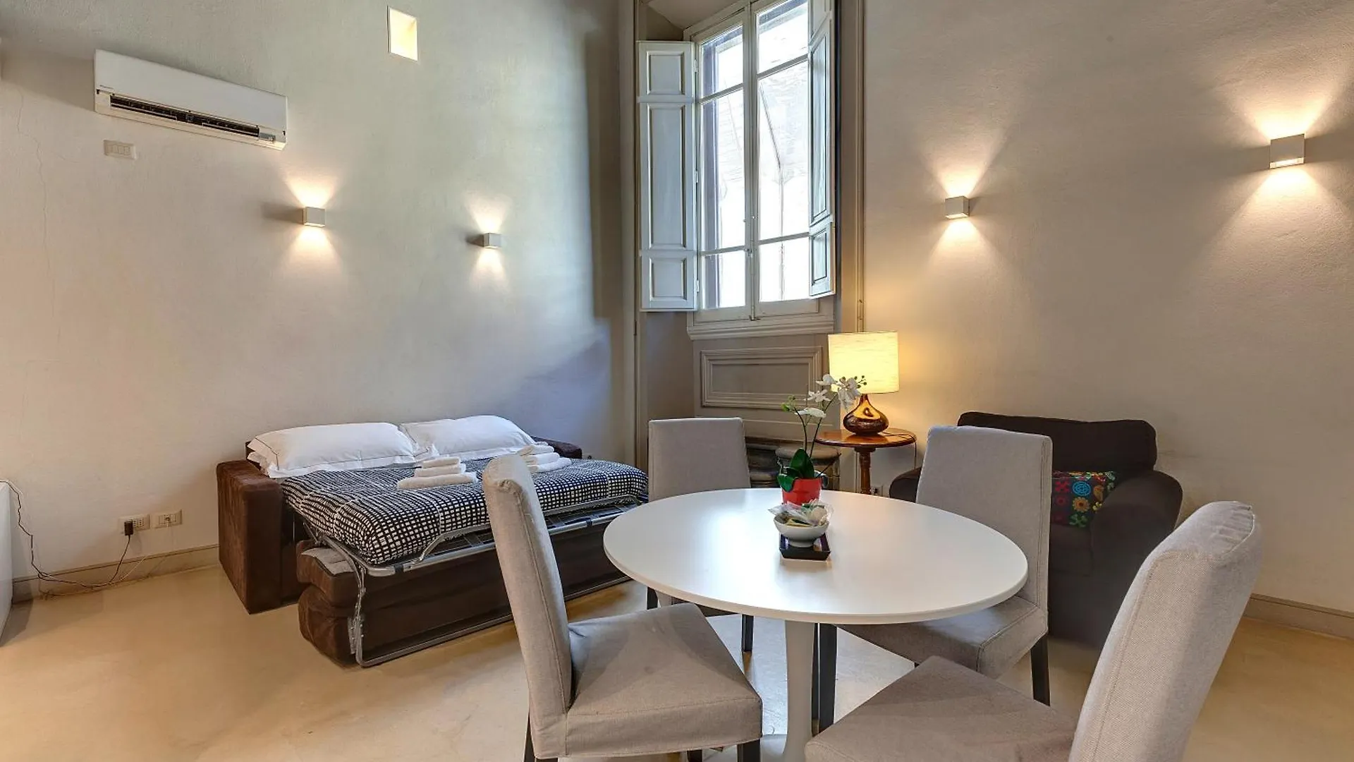 Crystal Suite Firenze 0*,